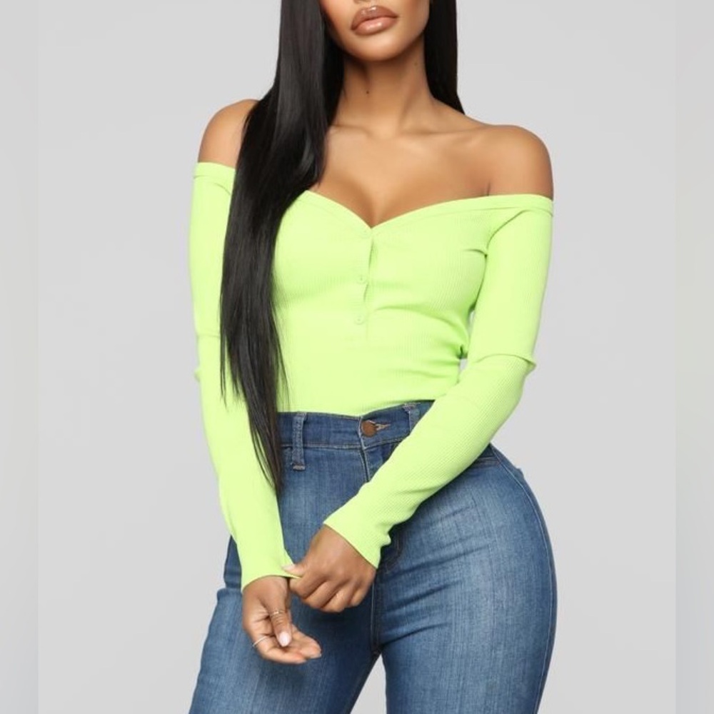 NWT Off shoulder ribbed top- lime